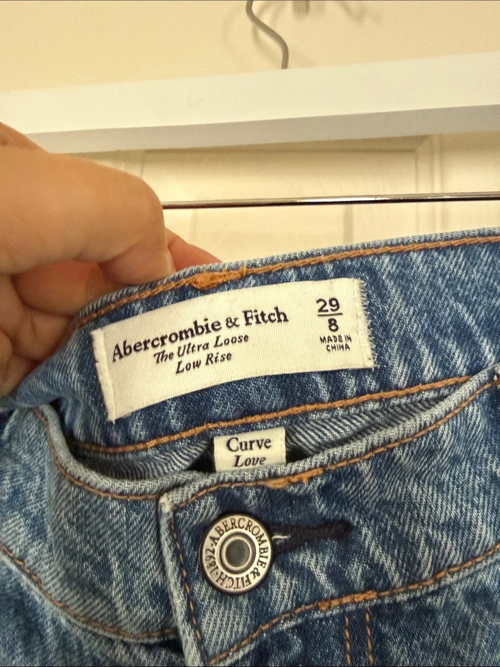 NWT Abercrombie Ultra Loose Low Rise Curve Love Jeans